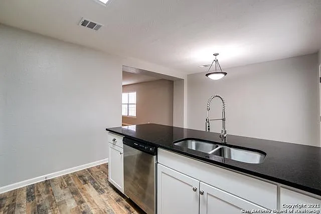 6406 Highland Grass — Photo 12