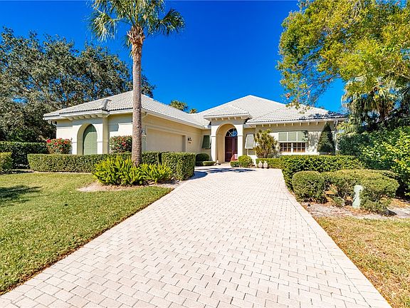2nd image of 105 Island Cottage Ln