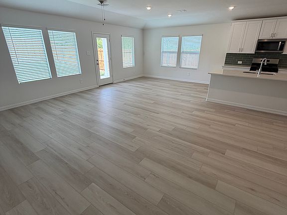 3rd image of 2203 Rannoch St