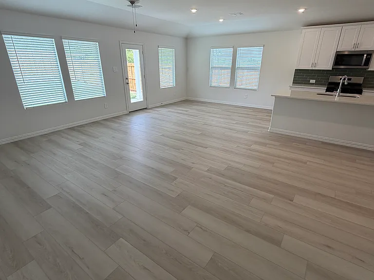 2203 Rannoch St — Photo 3