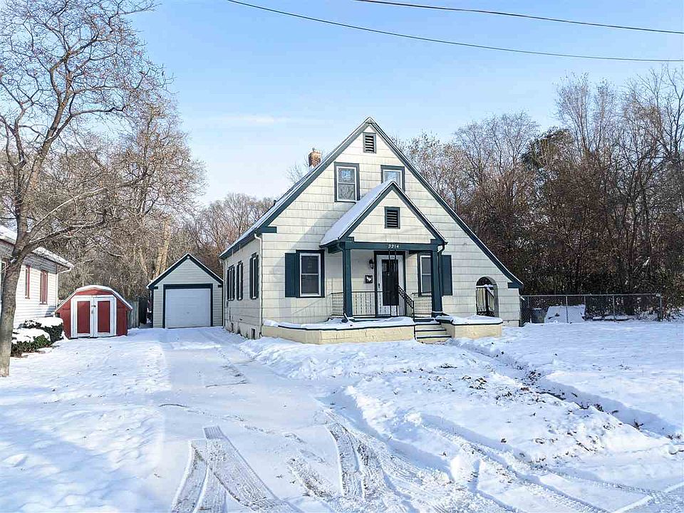 1st image of 2214 17th Ave