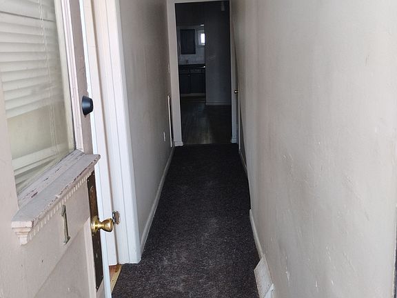 2nd image of 452A Hudson Ave Unit 1