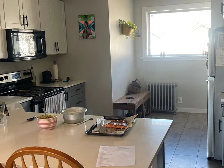 2555 Winnipeg St — Photo 9