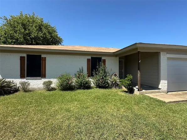 1306 Berry Dr, Cleburne, TX 76033