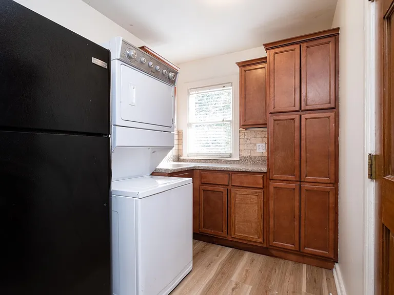 1808 Iris St — Photo 14