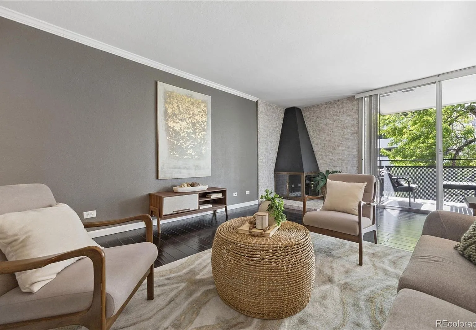 2 bed, 2.0 bath, 918 sqft, $2,395 — Photo 1
