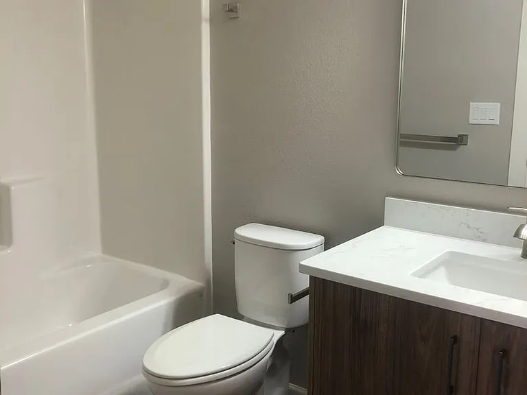 2243 E Main St — Photo 8