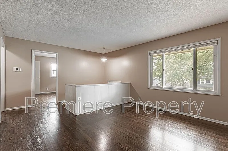 Building Photo - 9608 Ditman Way
