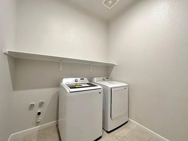 2028 Smith Dr — Photo 12