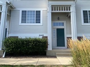 2441 Oakfield Ct, Aurora, IL 60503