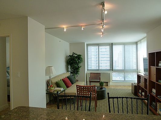 5th image of 1500 Lexington Ave APT 16B