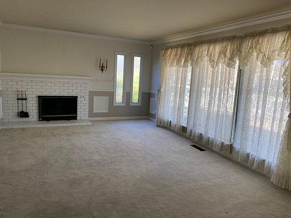 4th image of 4750 Clarendon Dr