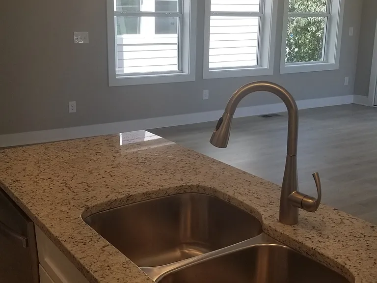 1121 Lawrence Ave #6 — Photo 15
