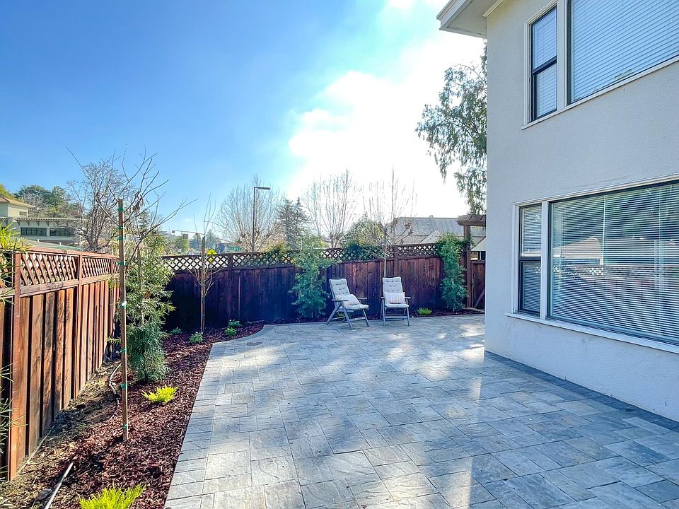 1st image of 821 Sir Francis Drake Blvd Unit 1