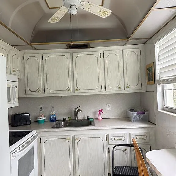 476 Tilford #V — Photo 13