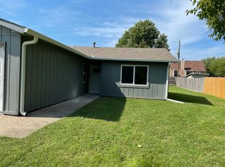 1008 E 27th St, Lawrence, KS 66046
