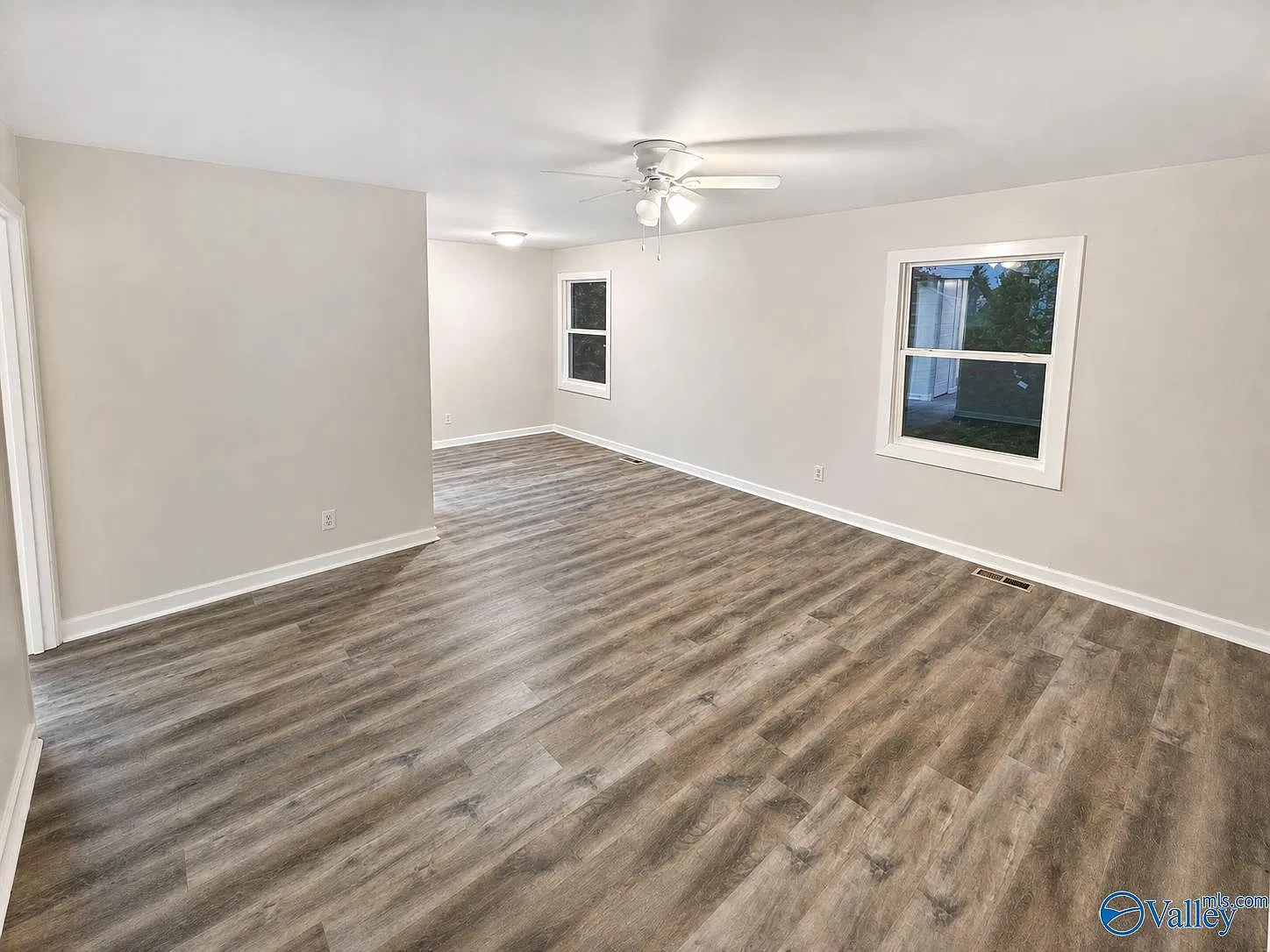 3 bed, 1.5 bath, 1244 sqft, $1,550 — Photo 2