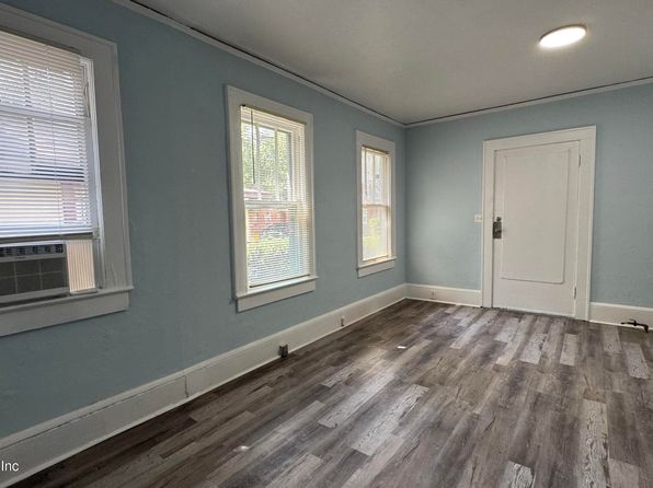 jacksonville-florida-154638939 picture