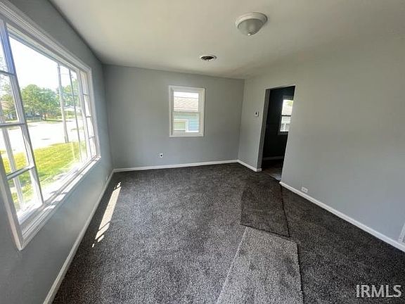 2nd image of 906 S Middleboro Ave