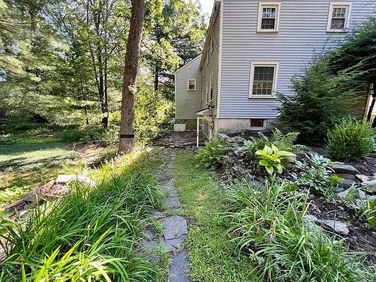 2 Hemlock Hill Rd — Photo 33
