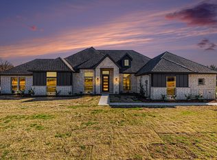 7040 Southrock Dr, Midlothian, TX 76065