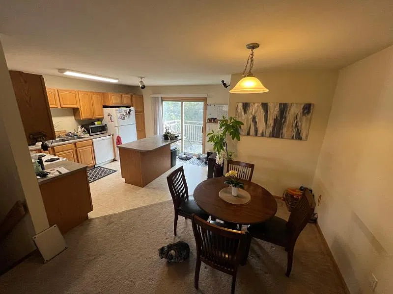 2 bed, 2.5 bath, 1700 sqft, $1,850 — Photo 2