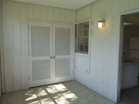 5th image of 4158 Tamiami Trl #D