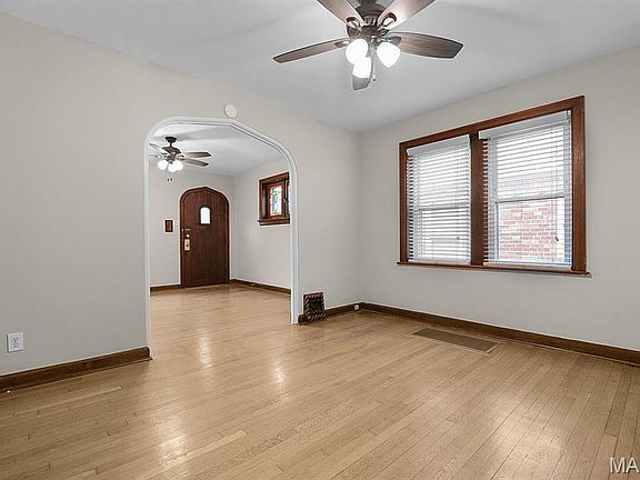 4th image of 5404-5406 Robert Ave