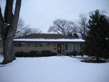 1st image of 912 Parkview Ln