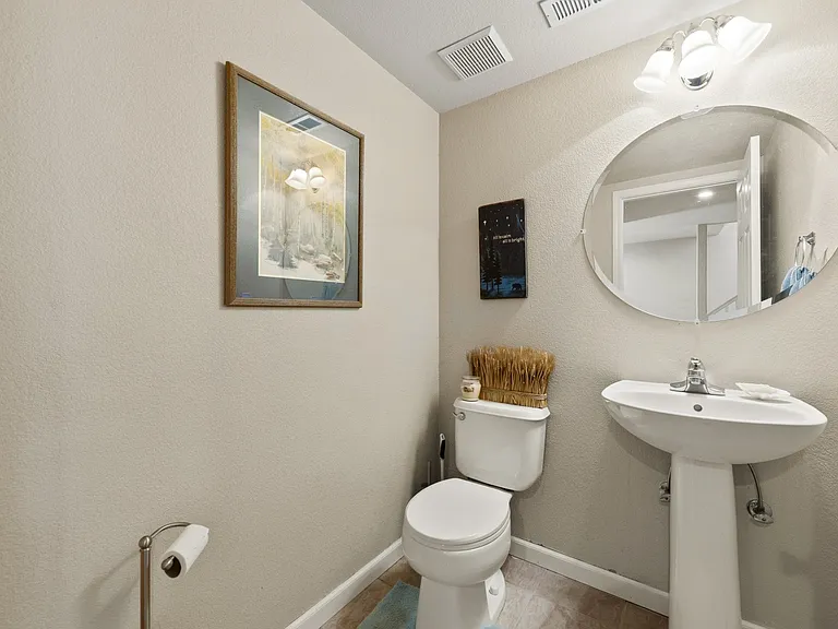 951 Euclid Ave #1 — Photo 17