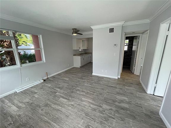 5th image of 616 NE 11th Ave