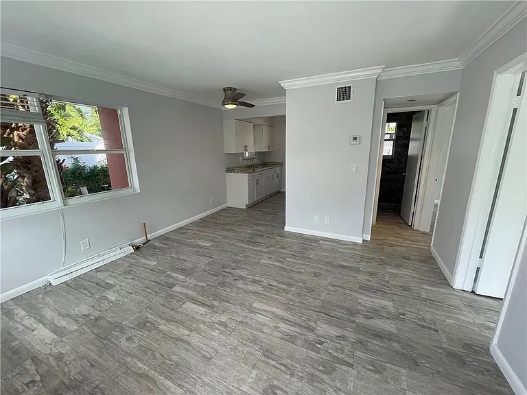 616 NE 11th Ave — Photo 5