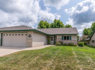 682 W River Dr, New London, MN 56273