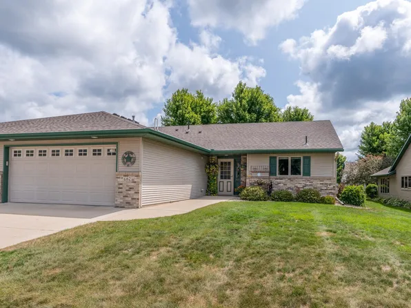 682 W River Dr, New London, MN 56273