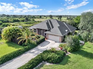 27 Dawg House Dr, Lake Placid, FL 33852