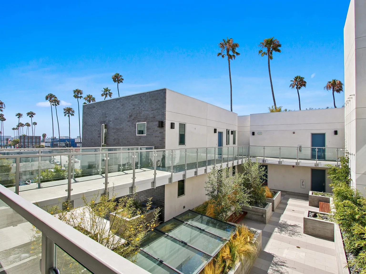 The Stanford West — Photo 2