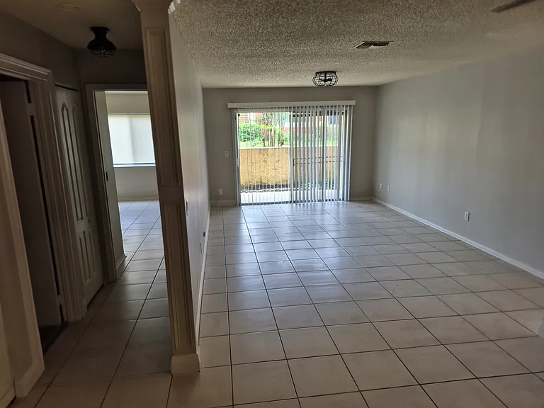 650 Kenwick Cir — Photo 10
