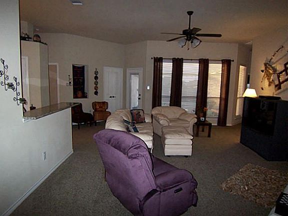 2nd image of 2919 Chuck Wagon Dr