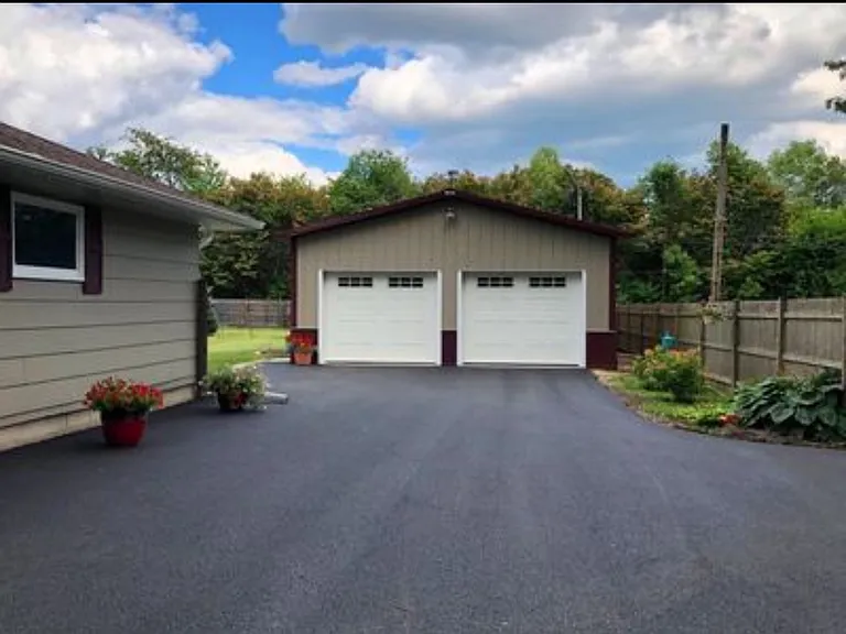 40 E Rickard Dr — Photo 4