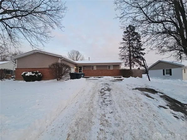 5828 Daffodil Cir, Dayton, OH 45449