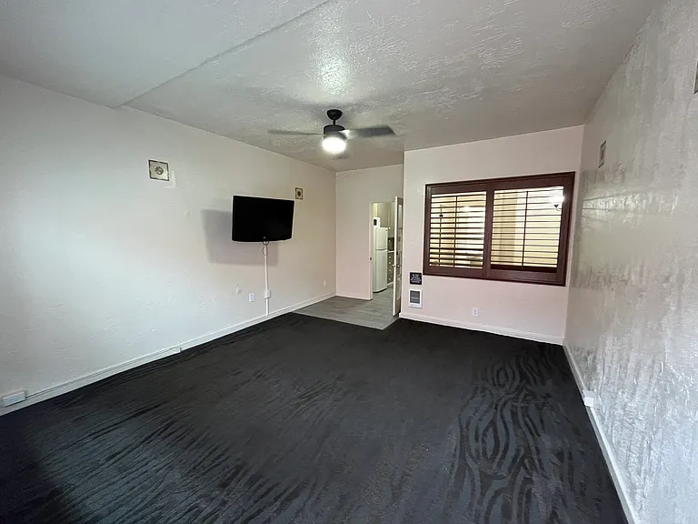 Capitola Venetian Apartments — Photo 12