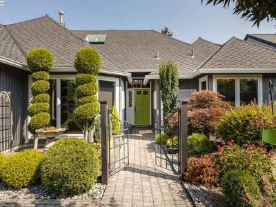 5557 SW Langford Ln, Lake Oswego, OR, 97035
