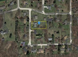 6350 Field Stone Dr, Rockford, IL 61109