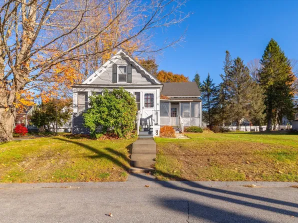 37 Memorial St, Baldwinville, MA 01436