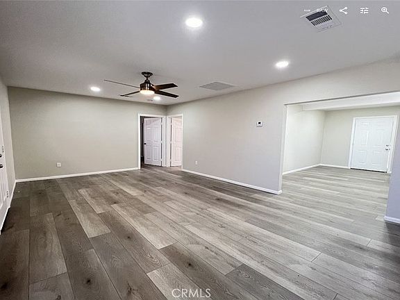 3rd image of 1440 W Grand Ave