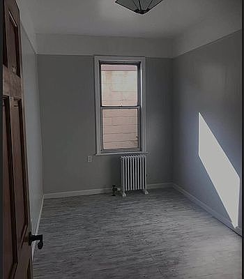 5th image of 20-20 45th St #1