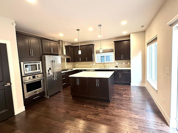 3rd image of 4312 181st St SE