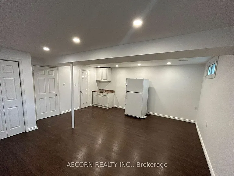411 Sandford St #LOWER — Photo 6