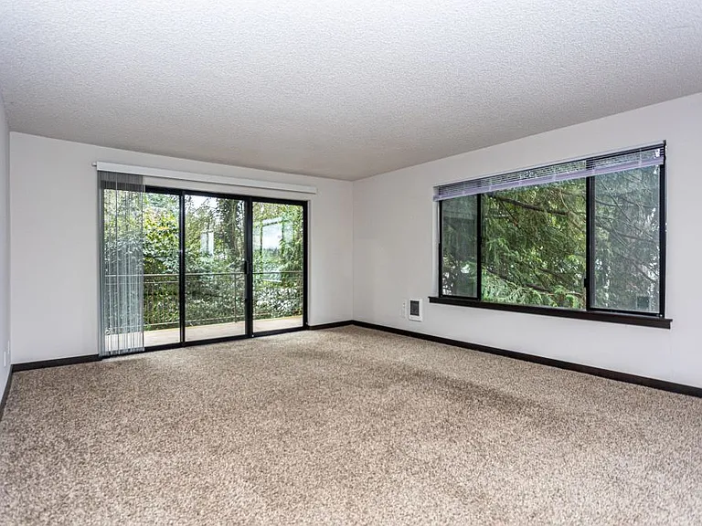 Normandy Duke Apartments — Photo 9