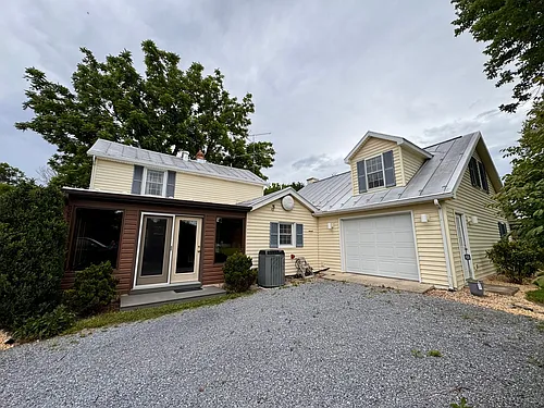 506 E Riverside Dr Photo 1